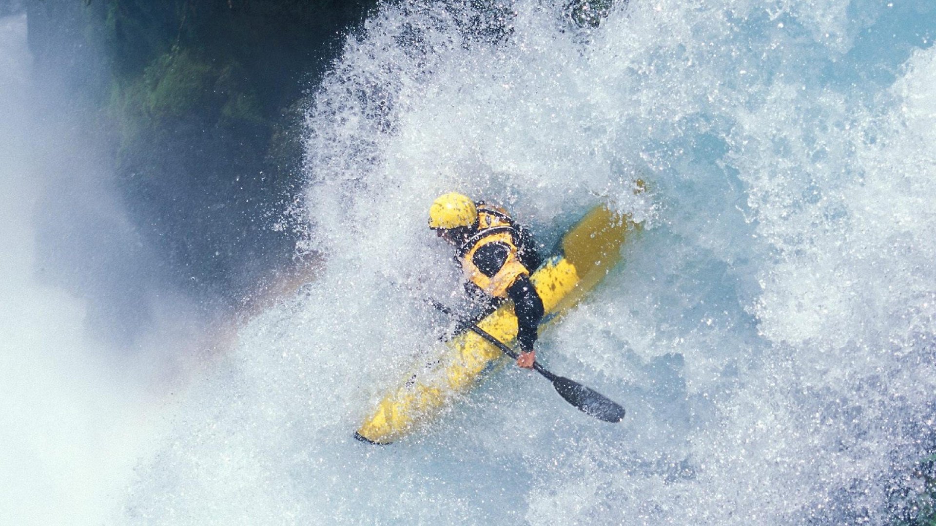 逆境中的“英雄战士”:永不停歇的斗志,英雄们的逆行与冲锋给我们中国少年哪些启示