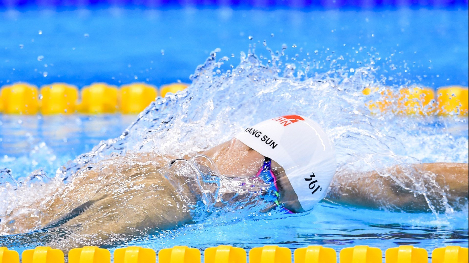 持续火力:张伟全场投中4个三分球,成为场上焦点!,张伟比赛时间